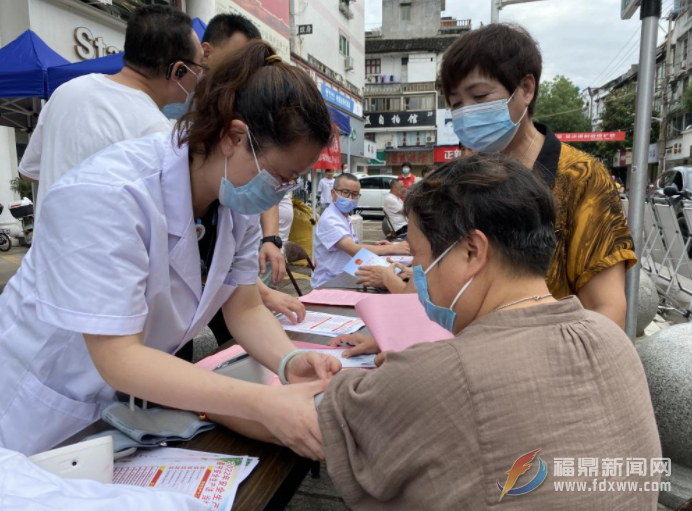 市衛(wèi)健局：喜迎二十大，“安全生產(chǎn)月”在行動