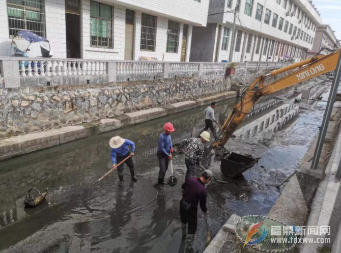 店下：開展河道清淤疏浚 改善水生態(tài)環(huán)境